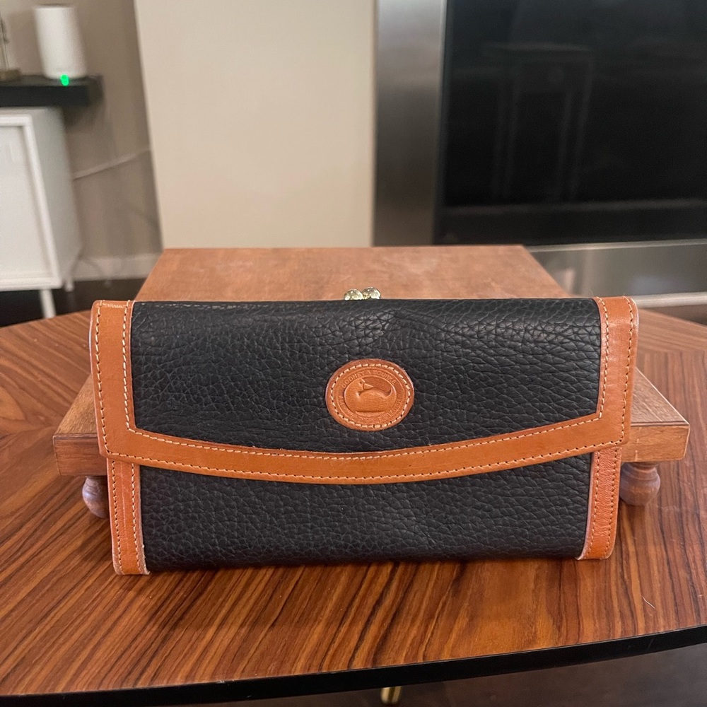 Dooney and bourke wallet